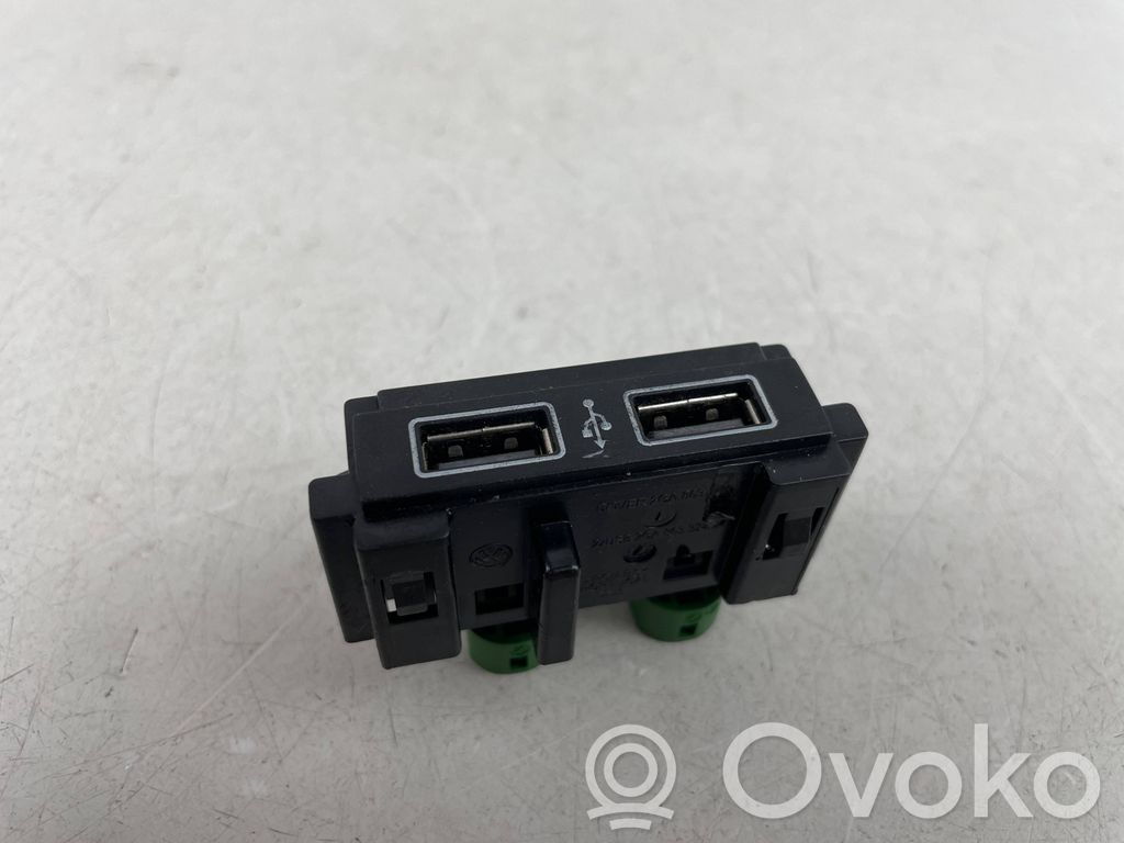 Volkswagen T-Roc Enchufe conector USB 