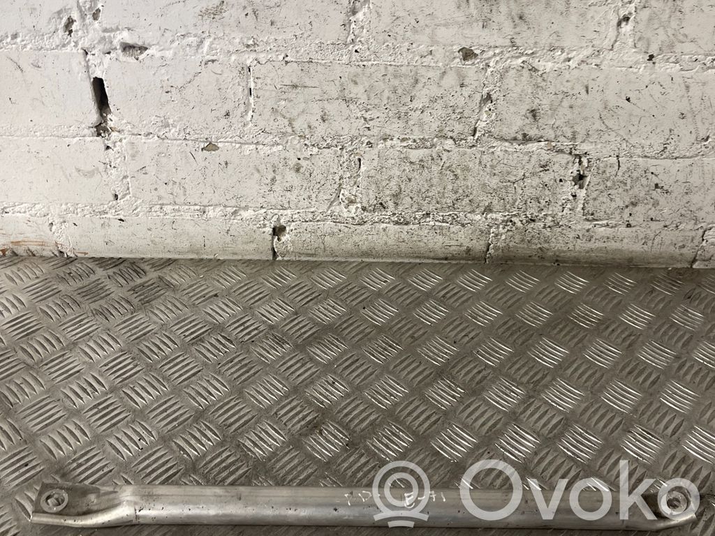 BMW X6 E71 Kita variklio skyriaus detalė 