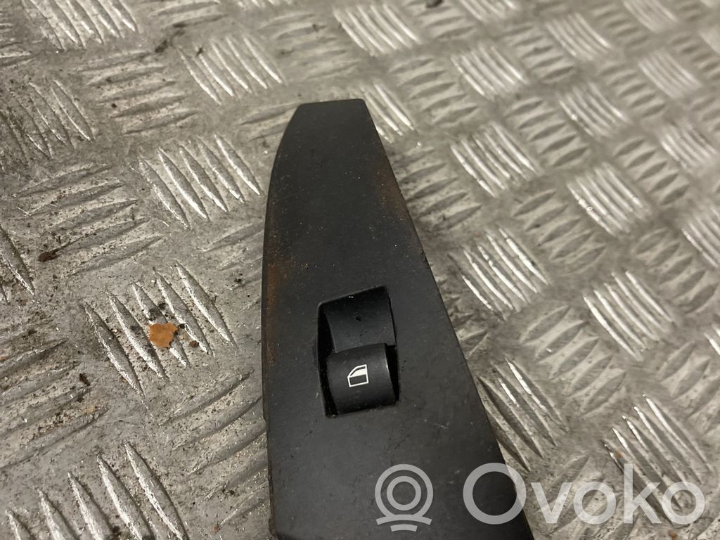 Electric window control switch   6940321