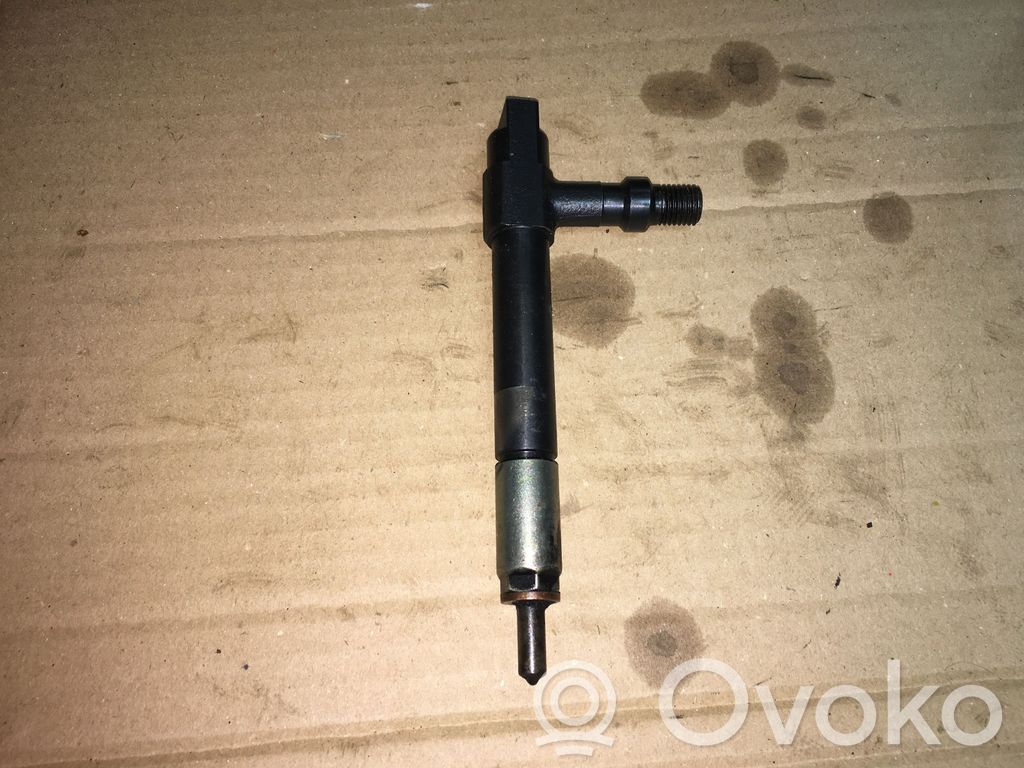 Mazda Premacy Fuel injector 