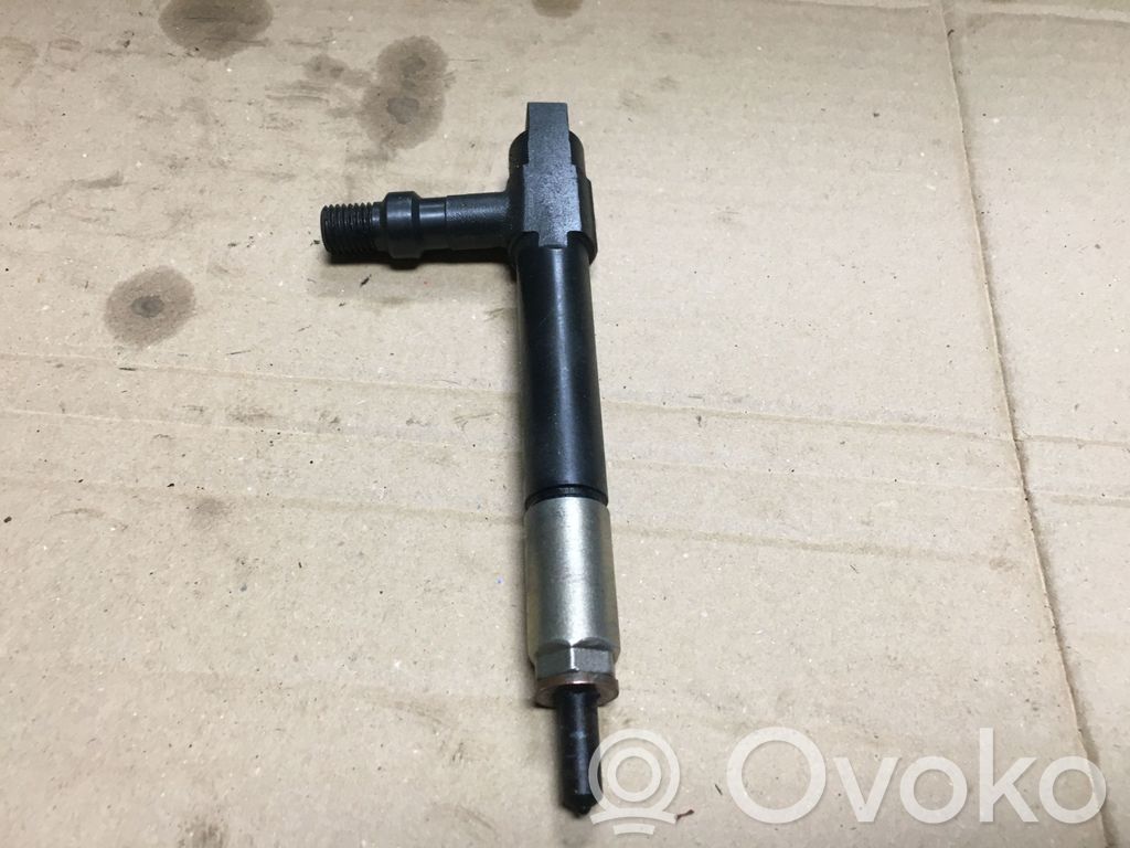 Mazda Premacy Fuel injector 