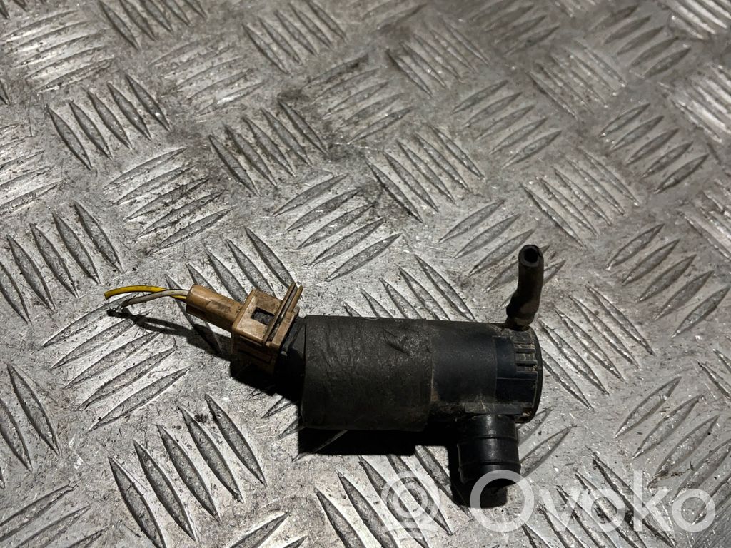 Ford Focus Windscreen/windshield washer pump 