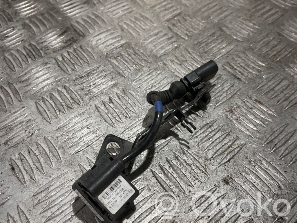 Audi A8 S8 D3 4E Air suspension front height level sensor 