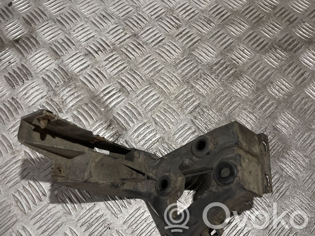 Audi A8 S8 D3 4E Rear bumper mounting bracket 