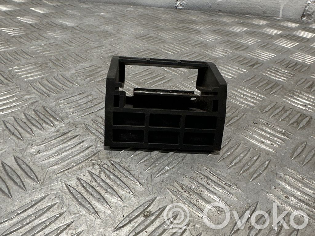 BMW X5 E70 Radiator mount bracket 
