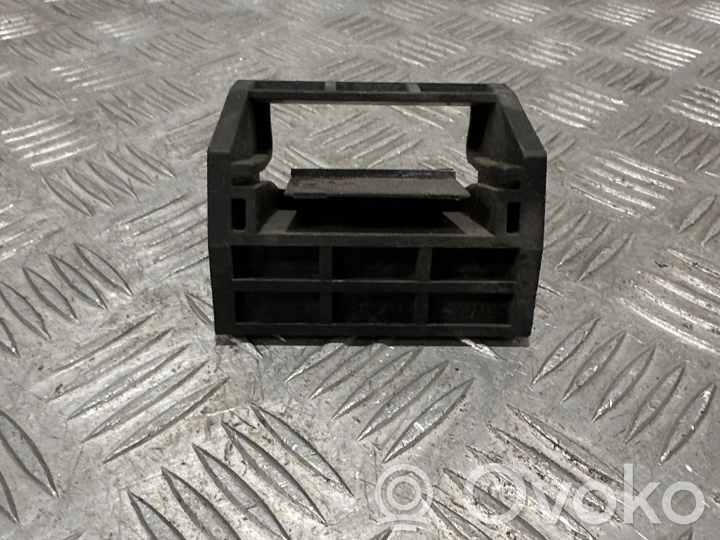 BMW X5 E70 Radiator mount bracket 