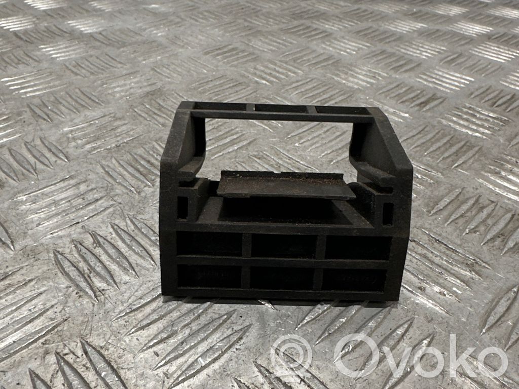 BMW X5 E70 Radiator mount bracket 
