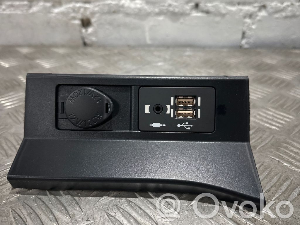 Hyundai Tucson TL Enchufe conector USB 