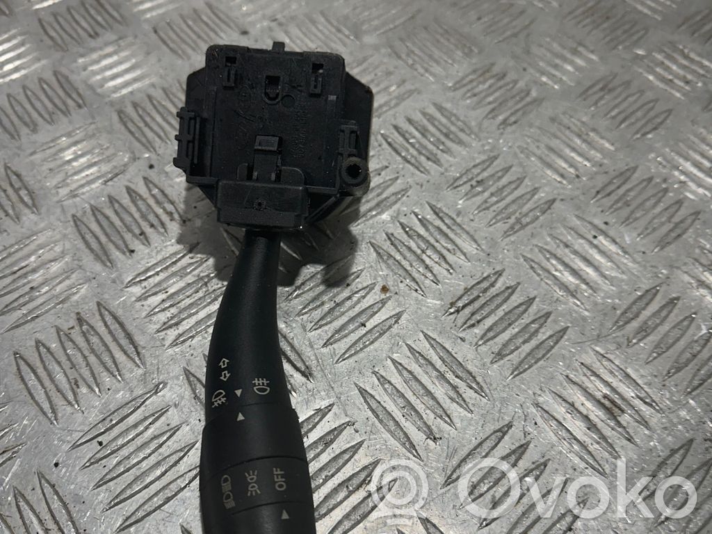 KIA Ceed Pagrieziena signālu / lukturu sviria 