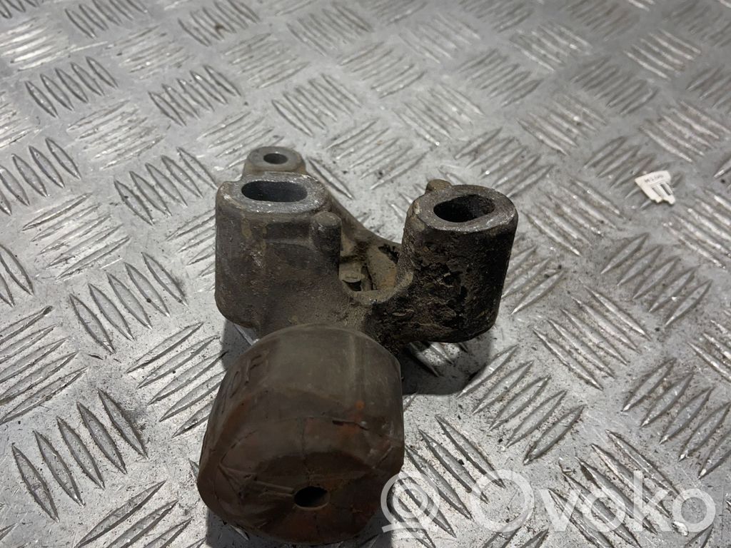 Audi A4 S4 B8 8K Engine mount bracket 