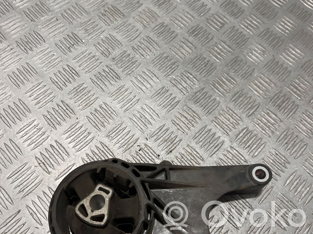 Opel Insignia A Engine mount bracket 