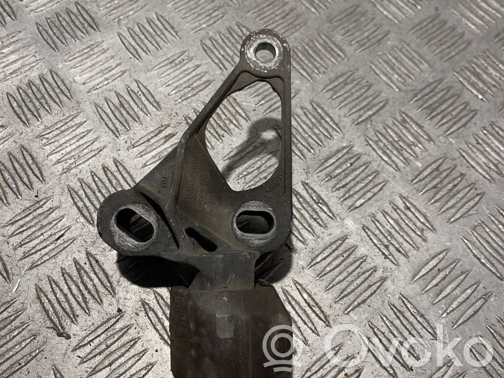 Audi A4 S4 B8 8K Engine mount bracket 