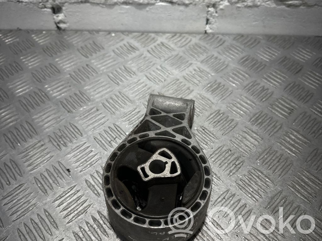 Opel Insignia A Engine mount bracket 