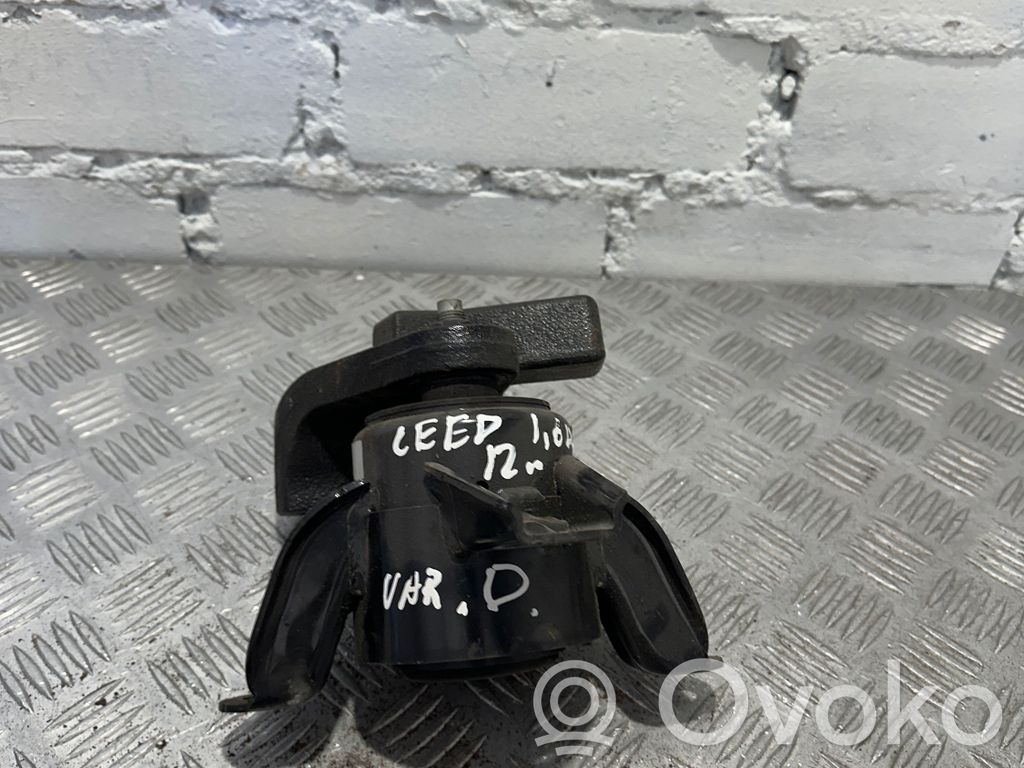 Engine mount bracket   21810A5200,21810A5500
