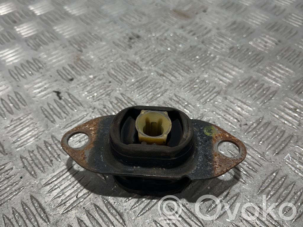 Renault Captur Engine mount bracket 