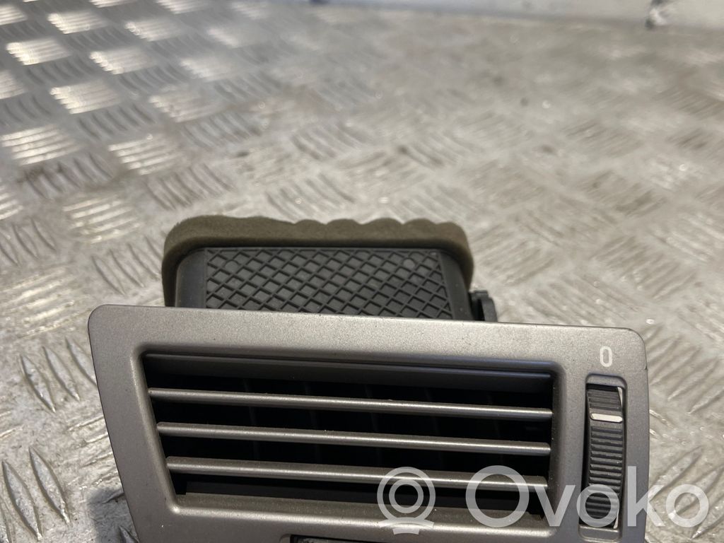 BMW 7 E65 E66 Šoninės oro grotelės 