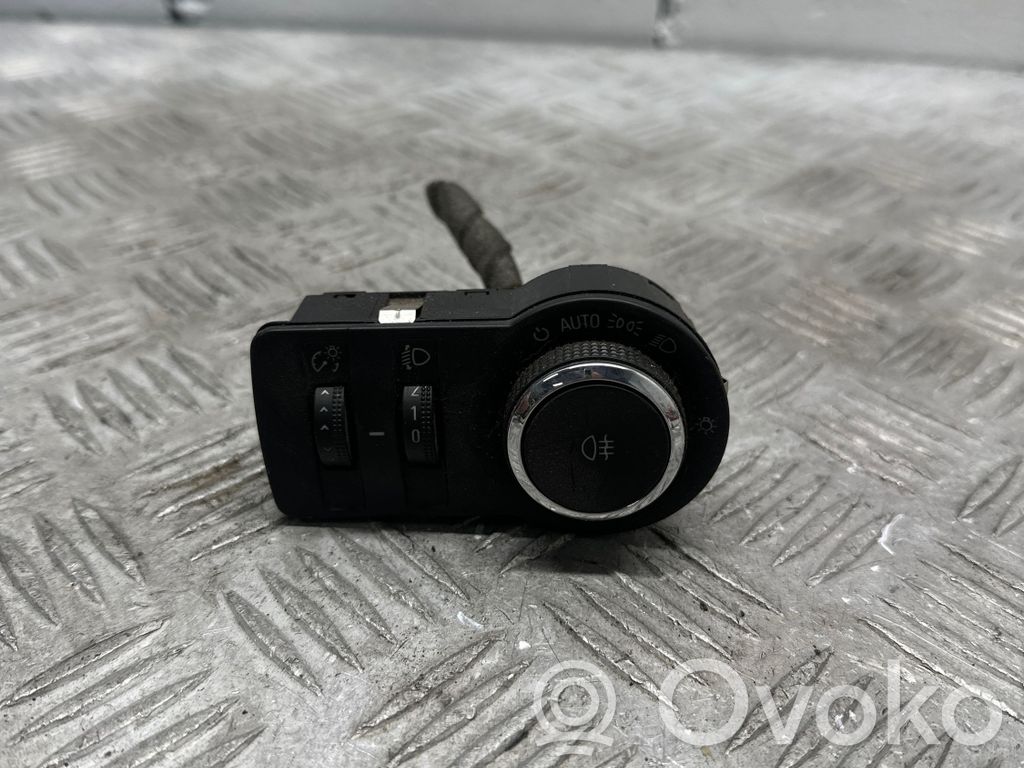 Opel Insignia A Light switch 