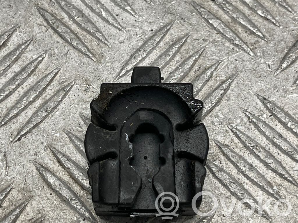 BMW X5 E70 Radiator mount bracket 