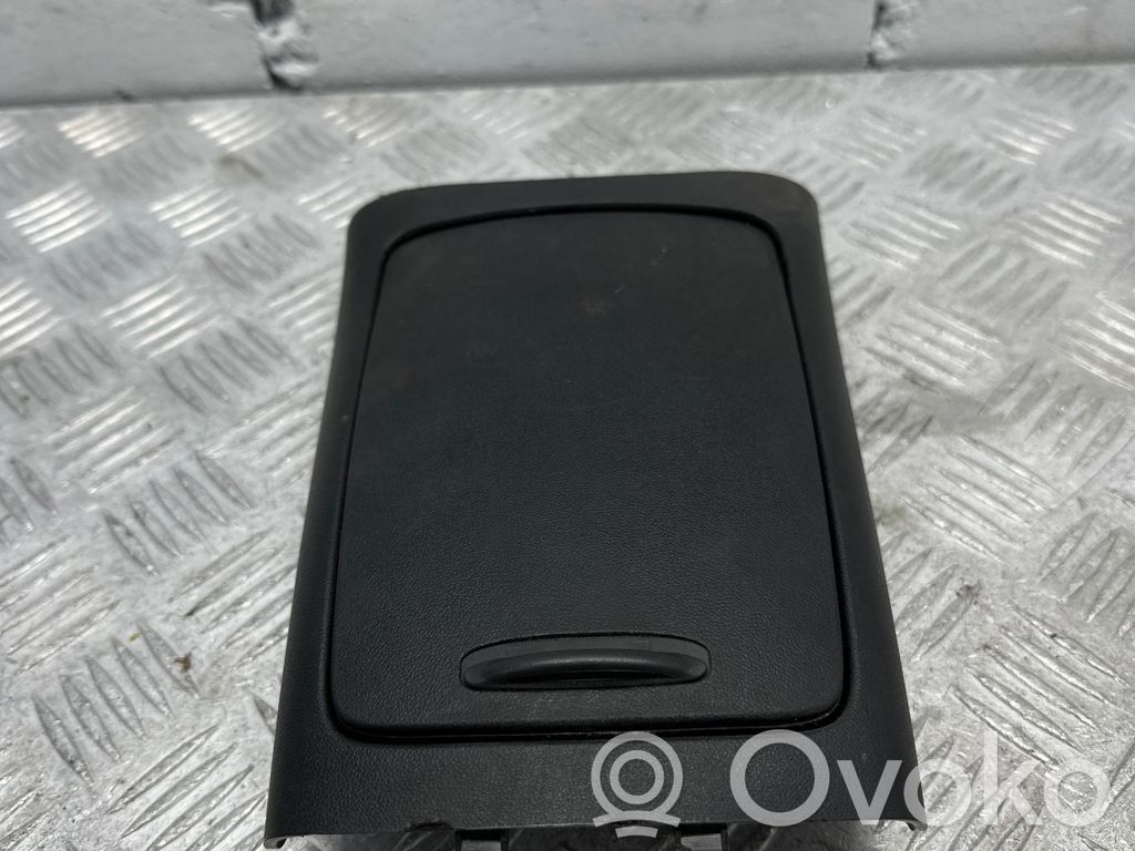 KIA Ceed Puodelio laikiklis 
