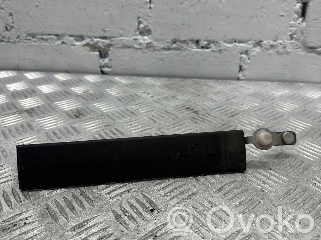 Mazda 5 Rivestimento modanatura del vetro della portiera posteriore 