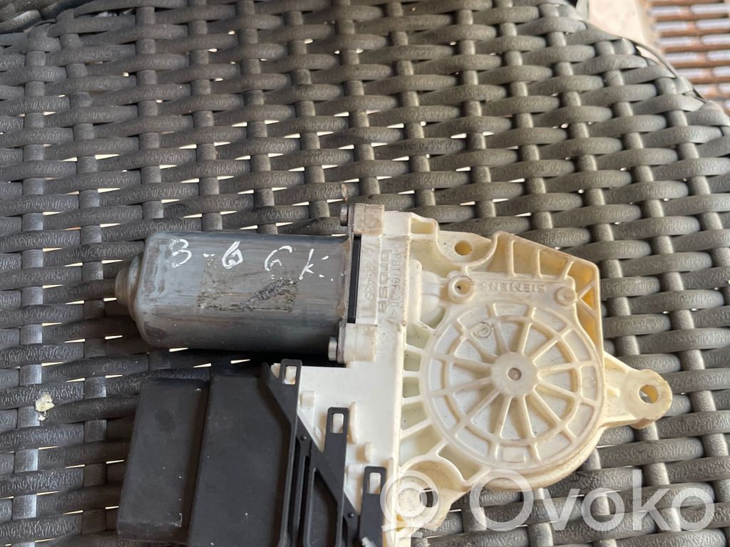Volkswagen PASSAT B6 Motor del regulador de la ventanilla de la puerta delantera 