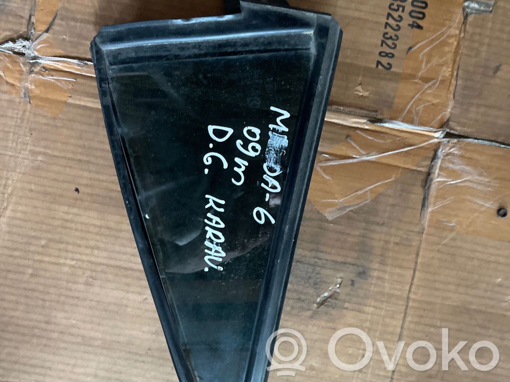 Rear vent window glass