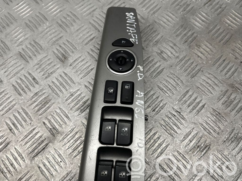 Hyundai Santa Fe Electric window control switch 
