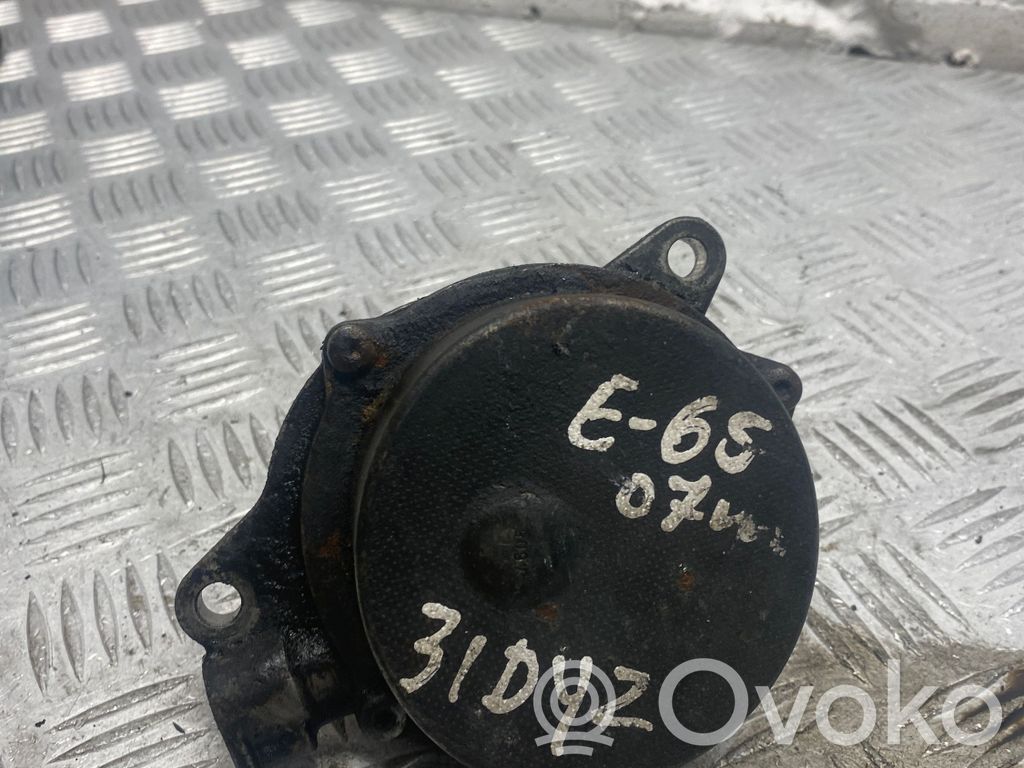 BMW 7 E65 E66 Vakuumo pompa 
