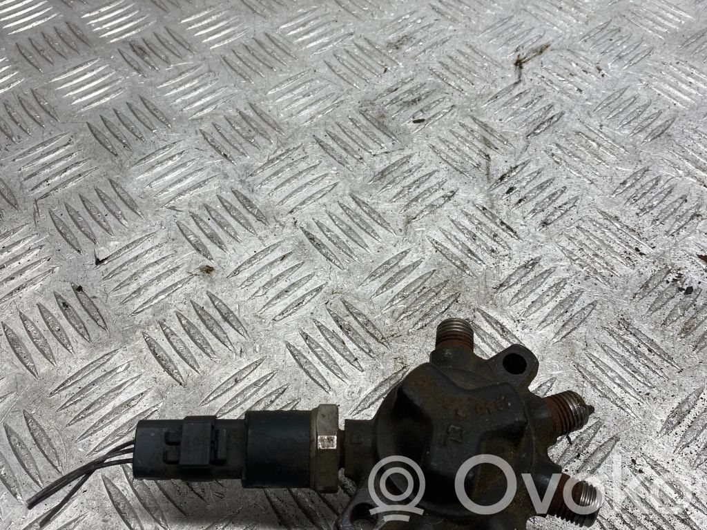 Renault Clio II Fuel main line pipe 