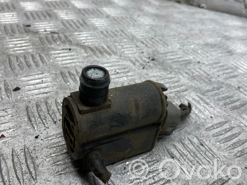 Hyundai Santa Fe Windscreen/windshield washer pump 