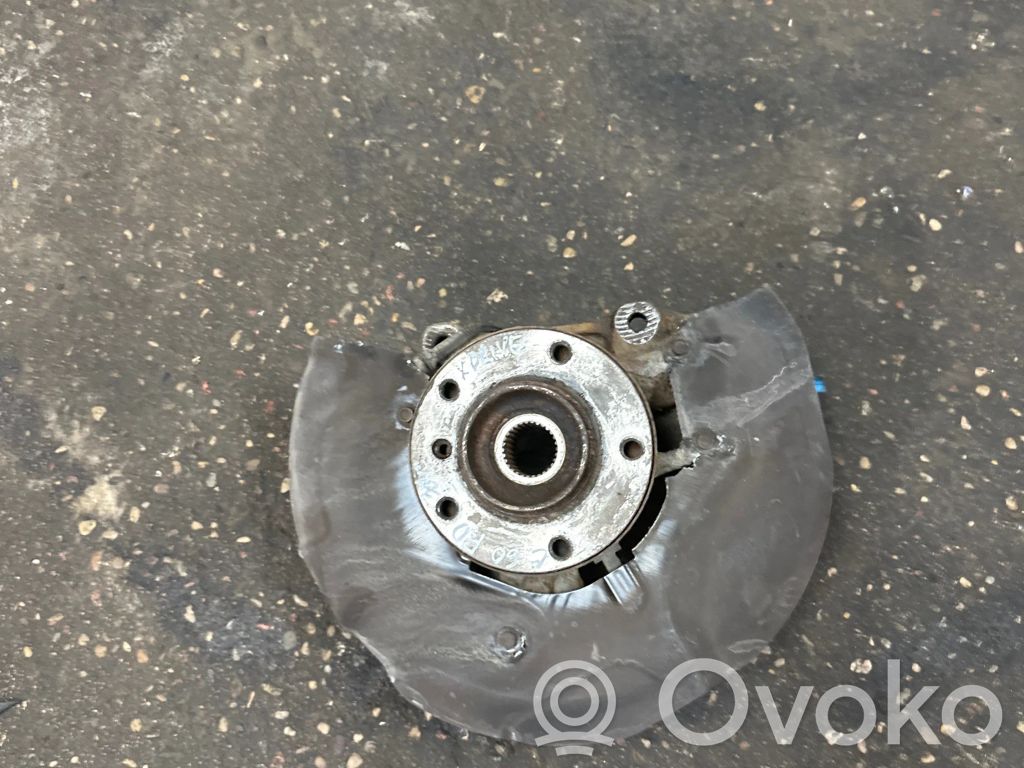 BMW 5 E60 E61 Priekinė stebulė 