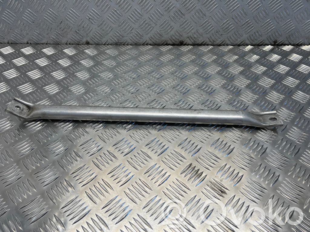 BMW X5 F15 Kita variklio skyriaus detalė 