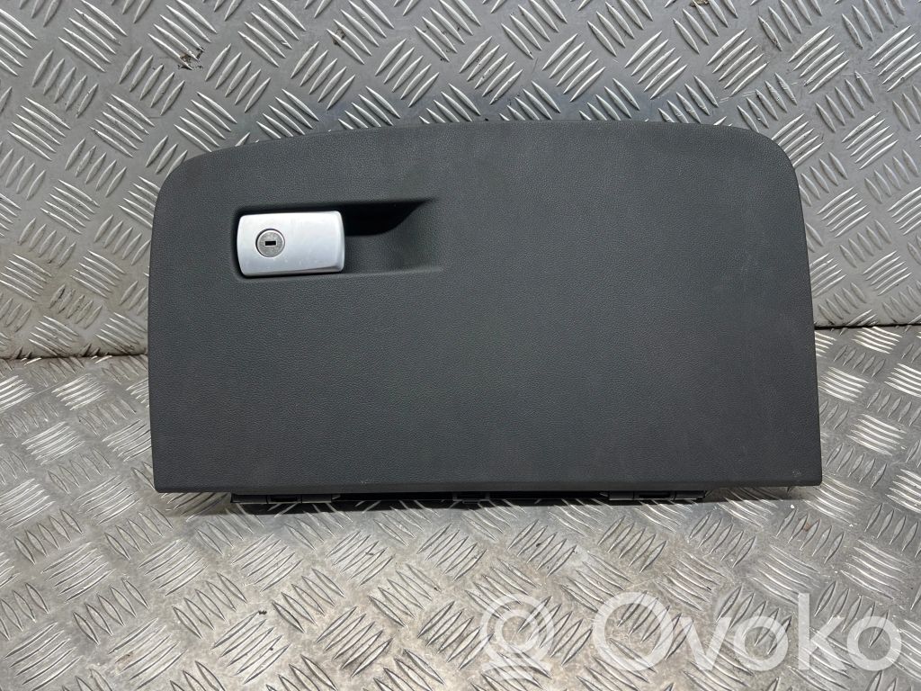 BMW 5 G30 G31 G38 Schowek deski rozdzielczej / Komplet 