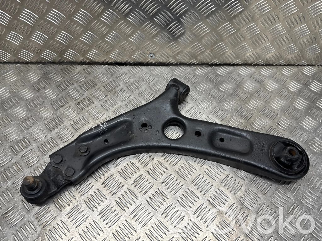 Hyundai i30 Front lower control arm/wishbone 
