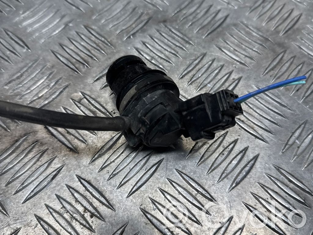 Mazda 3 III Windscreen/windshield washer pump 