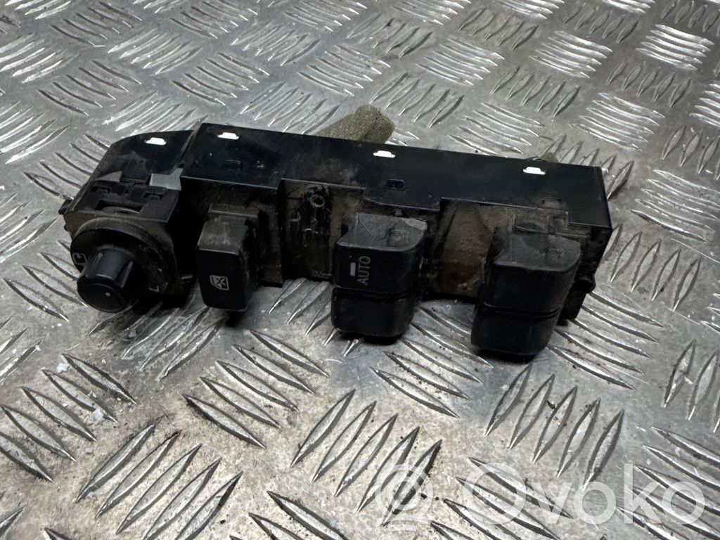 Mazda 3 III Electric window control switch 