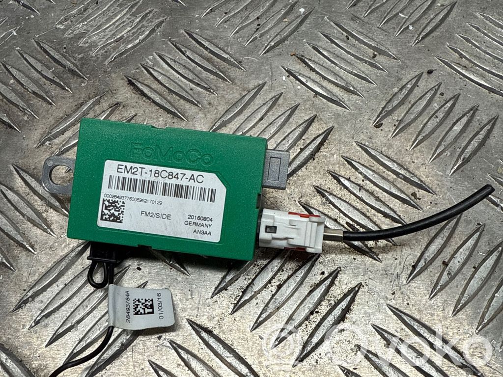 Antenos stiprintuvas   EM2T18C847AC,20160804