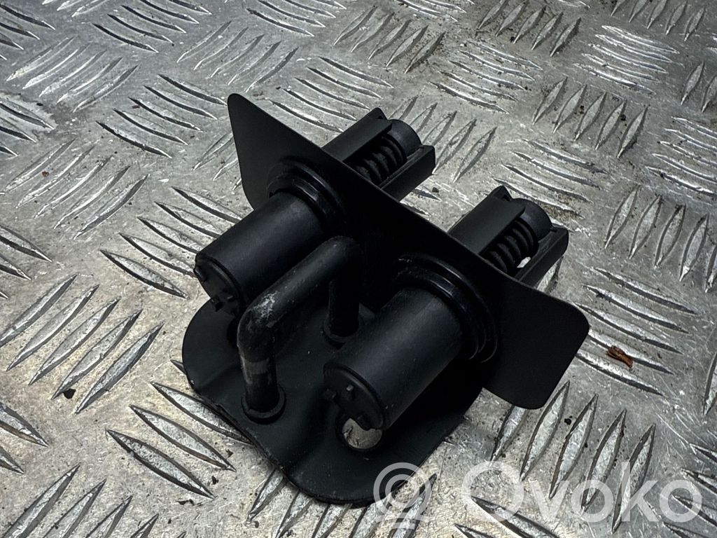Trunk lock loop