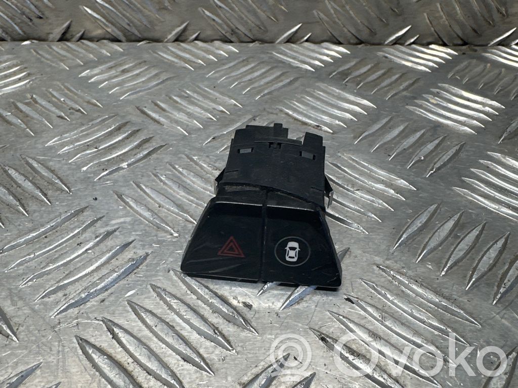 BMW 5 G30 G31 G38 Przycisk świateł awaryjnych 
