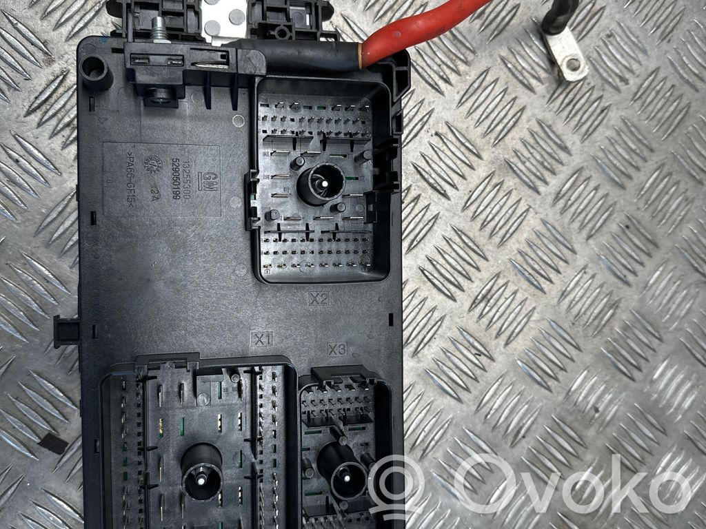 Opel Insignia A Fuse module 