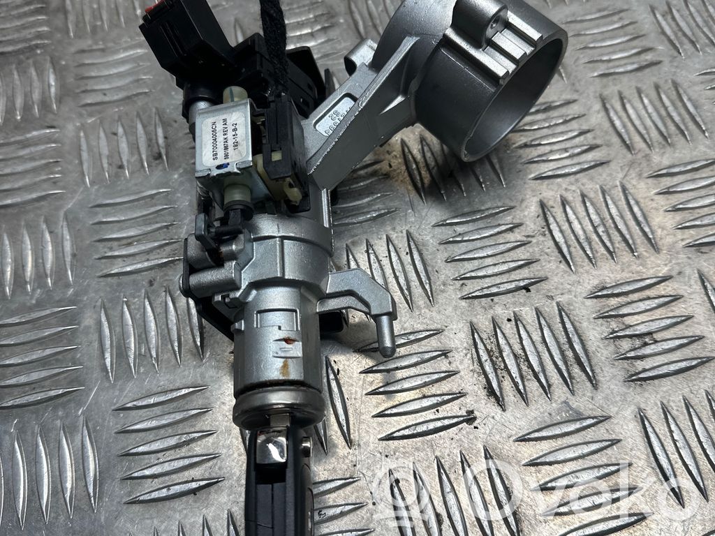 Opel Insignia A Ignition lock 