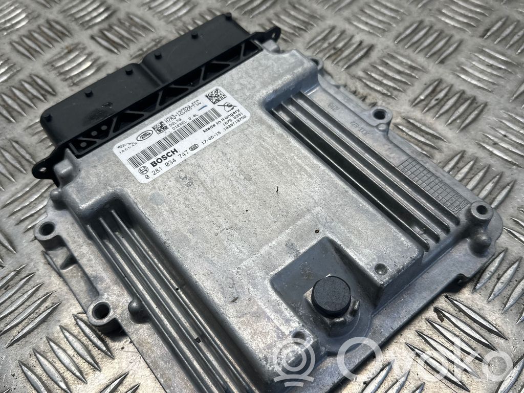 Land Rover Range Rover Velar Engine control unit/module 
