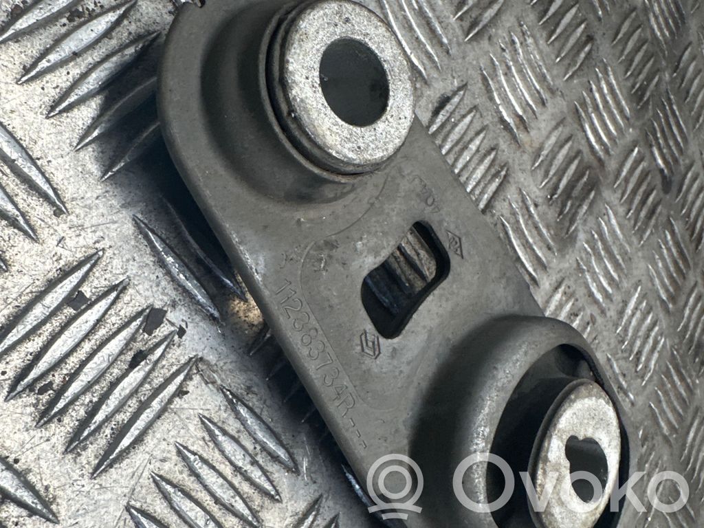 Nissan Qashqai Engine mount bracket 