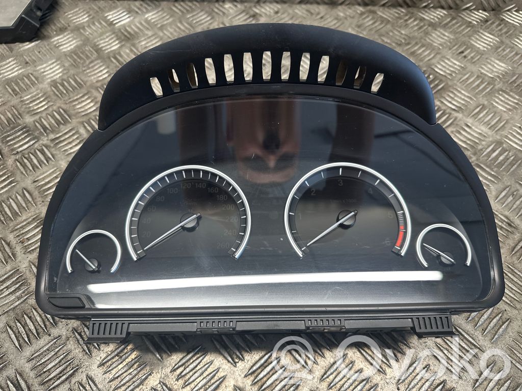 BMW X5 F15 Geschwindigkeitsmesser Cockpit 