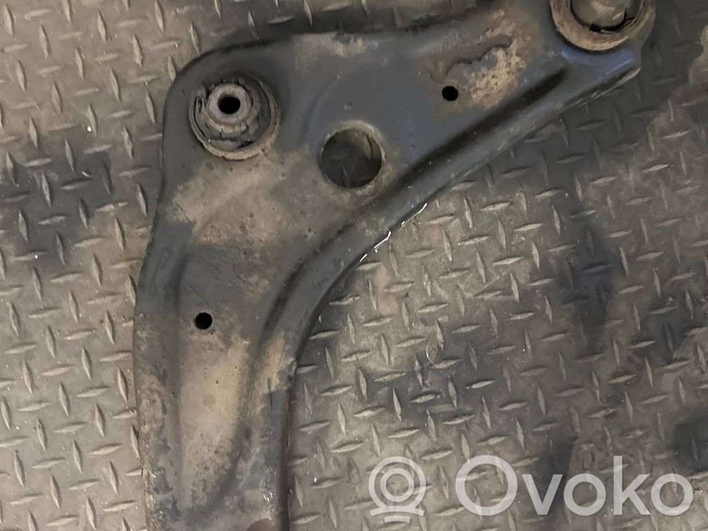 Nissan Qashqai Front lower control arm/wishbone 