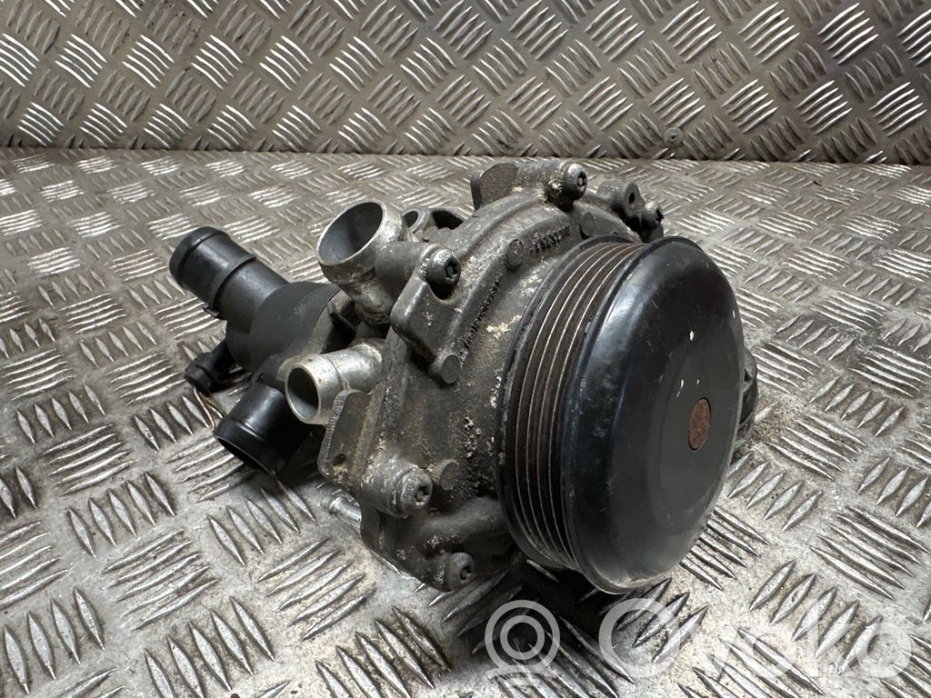 Mercedes-Benz A W176 Pompa wody 