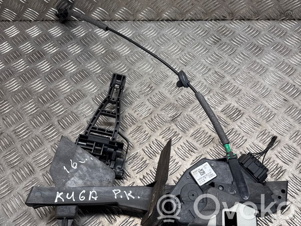 Ford Kuga II Priekšpusē slēdzene 