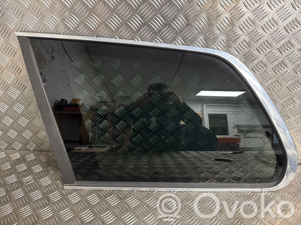 Volvo XC90 Vidrio lateral trasero 