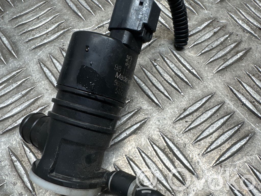 Opel Grandland X Windscreen/windshield washer pump 