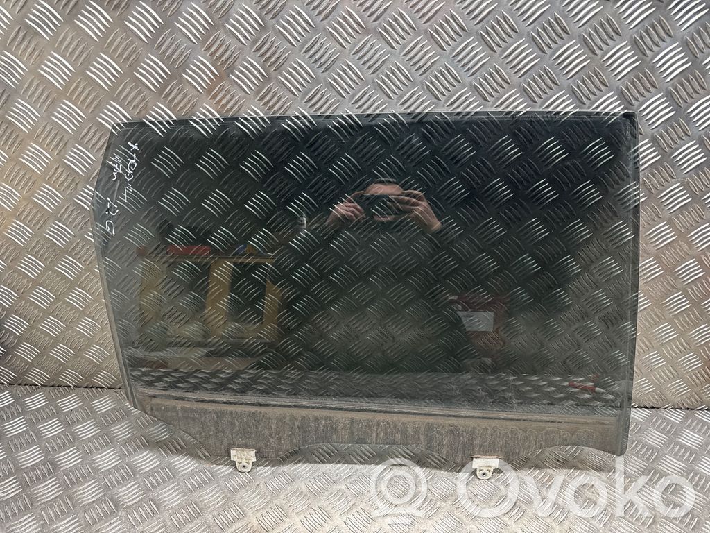 Nissan X-Trail T32 Rear door window glass 